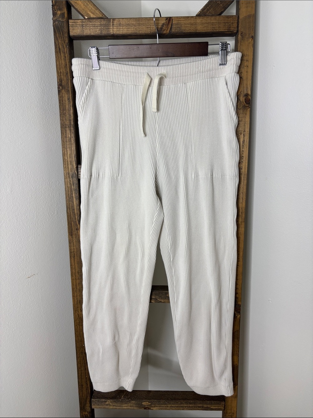 GAP Off-White Ribbed Drawstring Joggers Size M